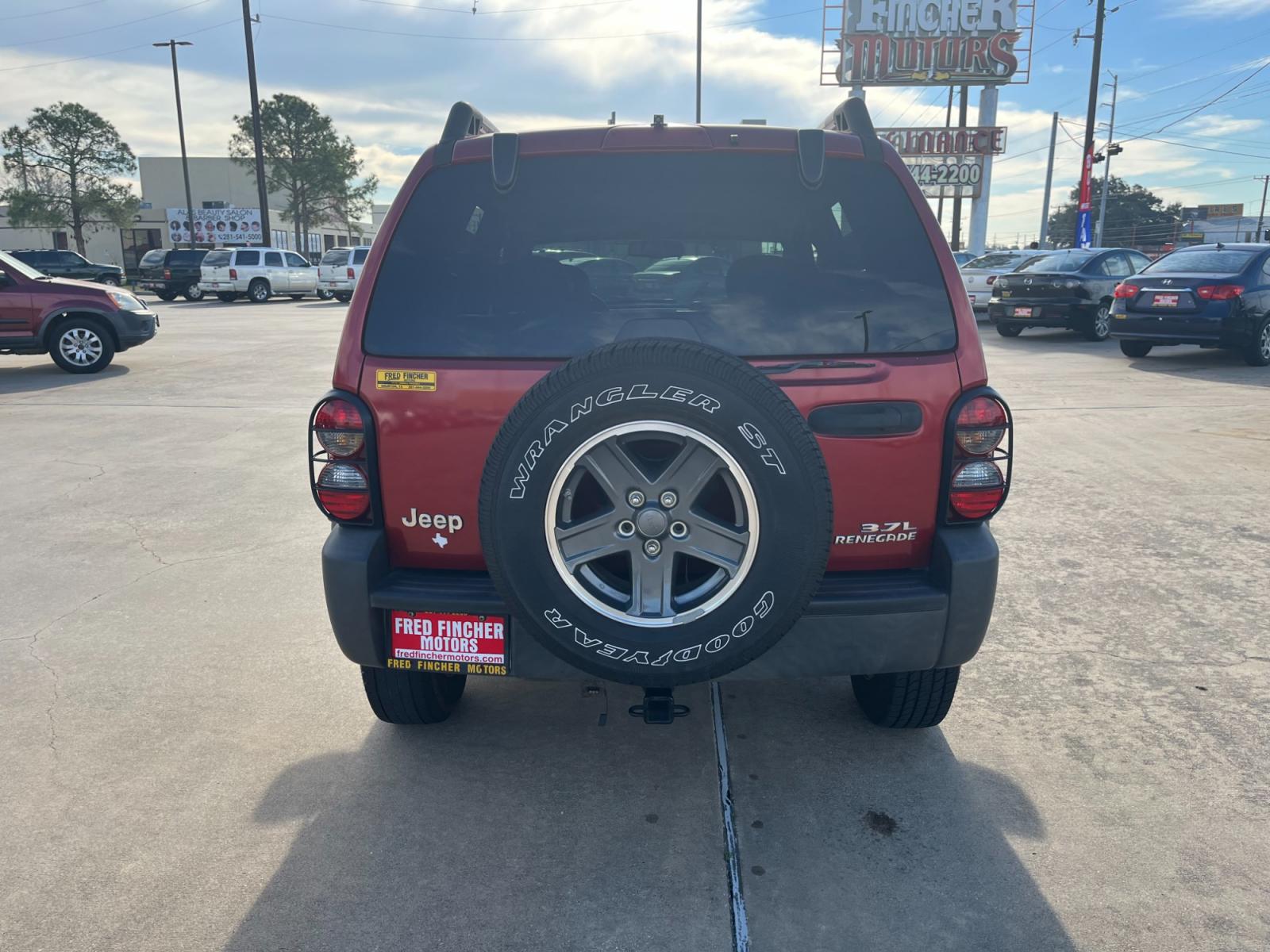 2006 red /black Jeep Liberty Renegade 2WD (1J4GK38K16W) with an 3.7L V6 SOHC 12V engine, Automatic transmission, located at 14700 Tomball Parkway 249, Houston, TX, 77086, (281) 444-2200, 29.928619, -95.504074 - Photo #5